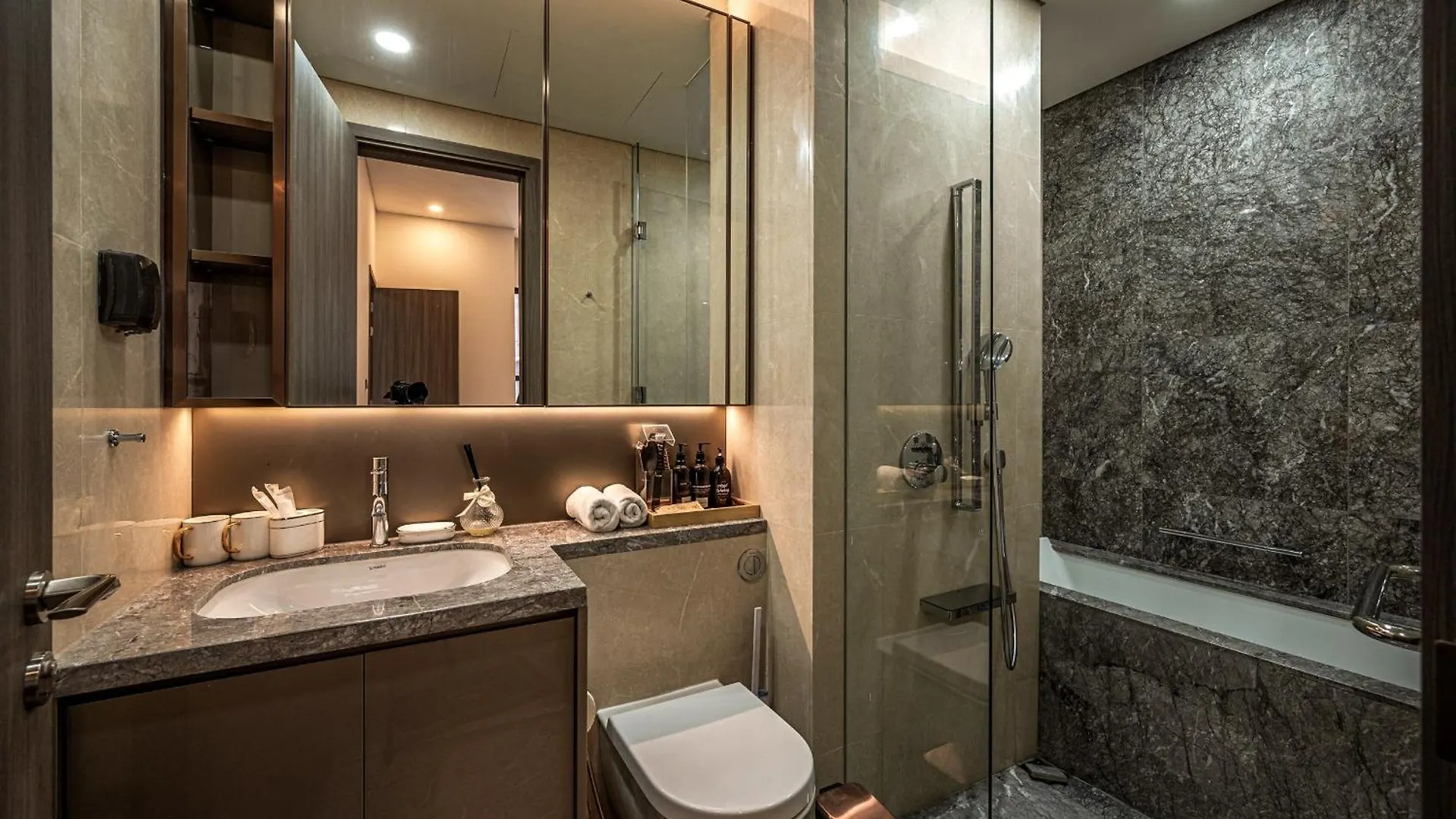 Marq Luxury Apartment 229 Inifity Pool Gym City Center ホーチミン市 ベトナム