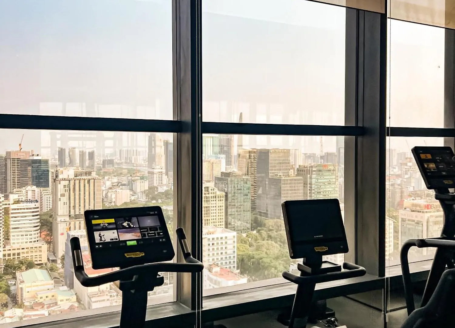 Marq Luxury Apartment 229 Inifity Pool Gym City Center ホーチミン市 0*,  ベトナム